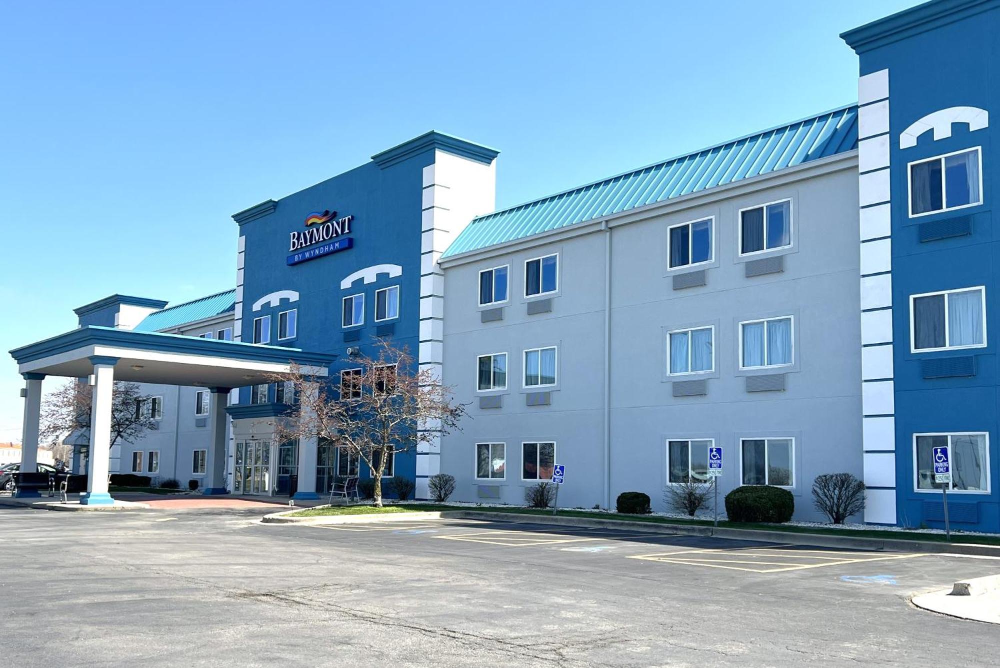 Baymont By Wyndham Litchfield Hotell Exteriör bild
