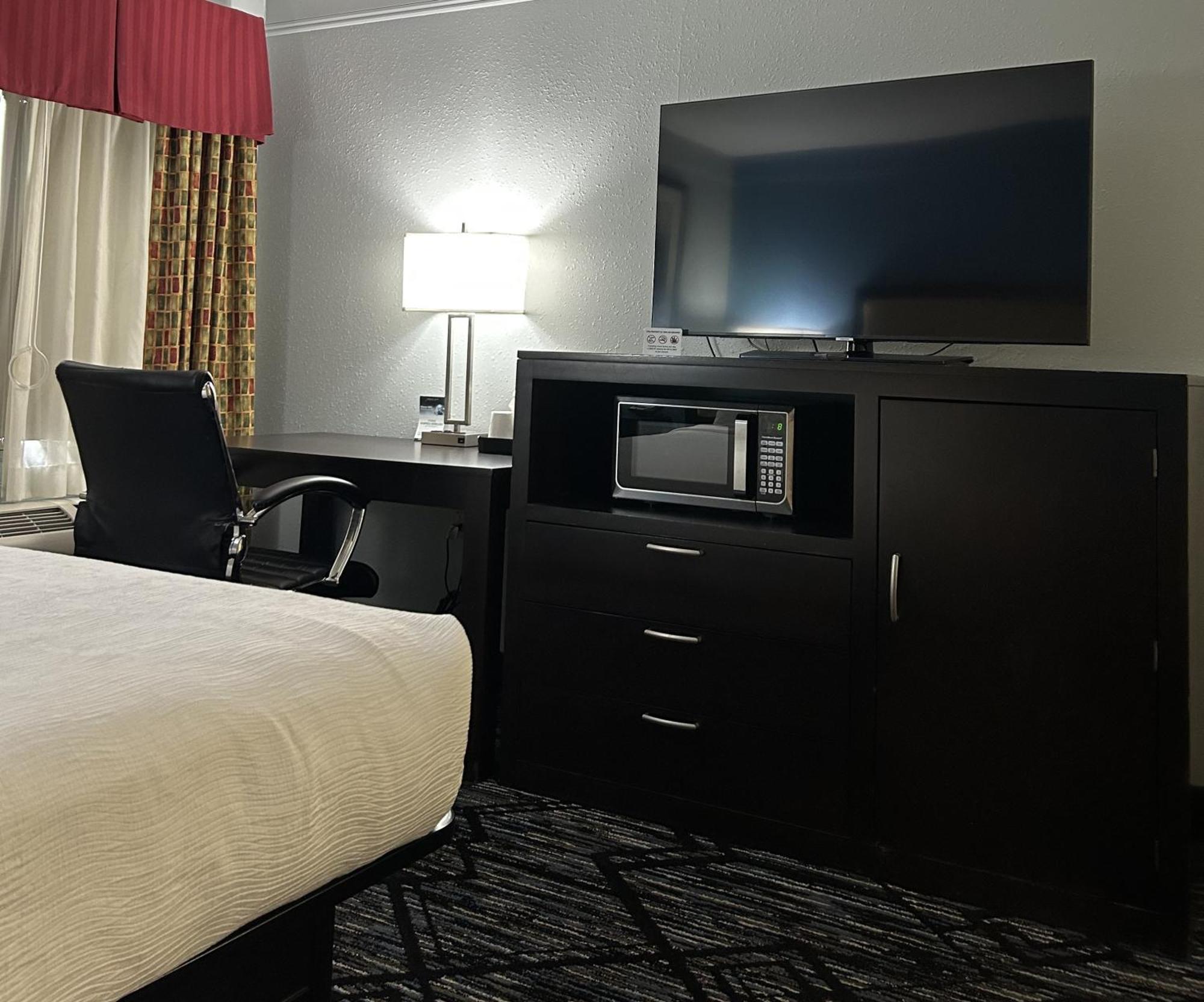 Baymont By Wyndham Litchfield Hotell Exteriör bild
