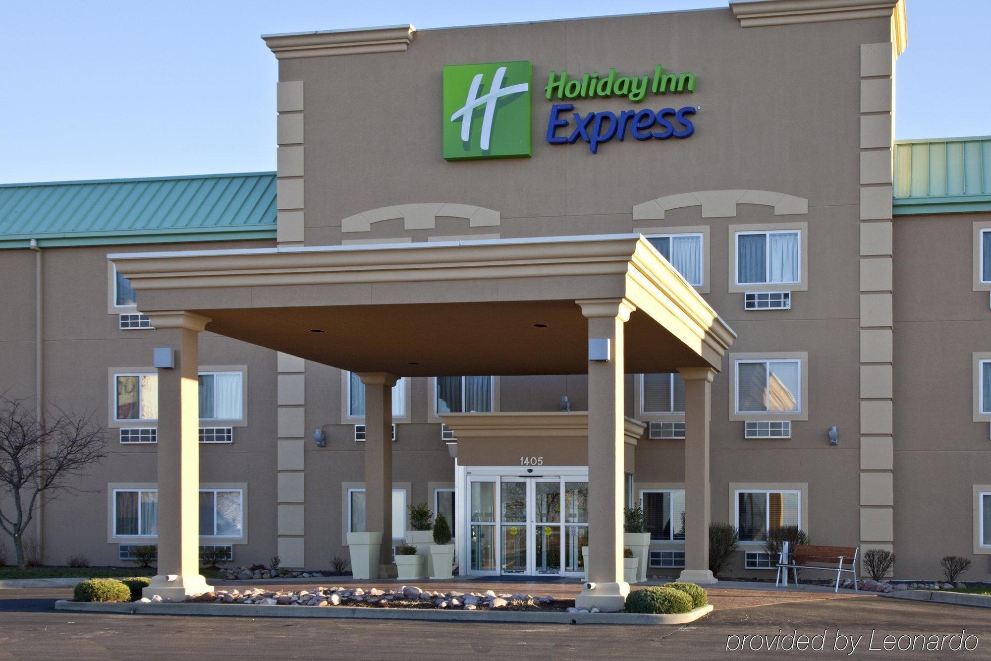Baymont By Wyndham Litchfield Hotell Exteriör bild
